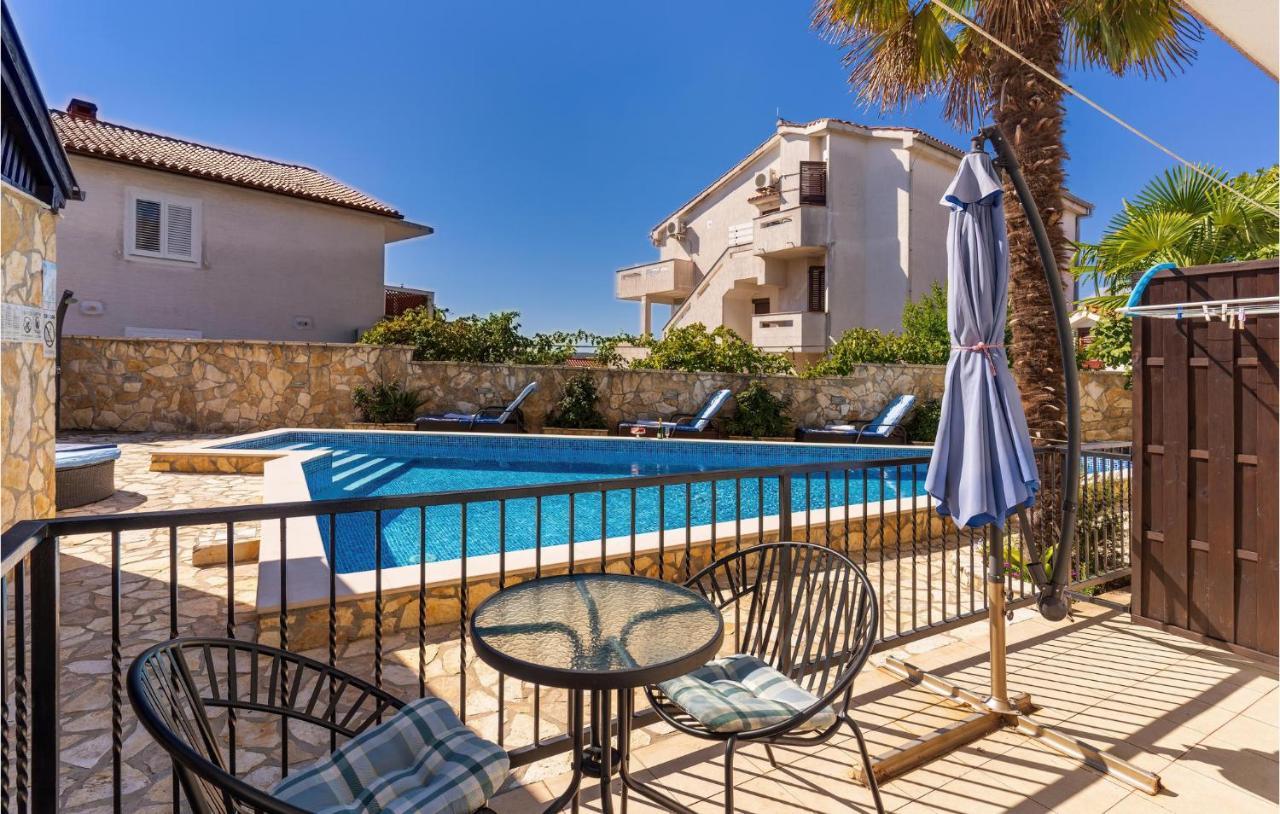 Cozy Apartment In Krk With Kitchen Krk Town Exterior foto